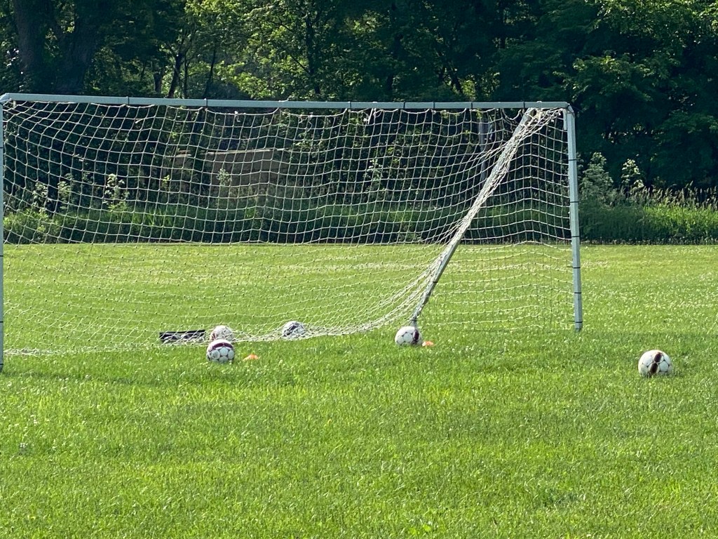 Las Porteras: Restarts or set&nbsp;plays